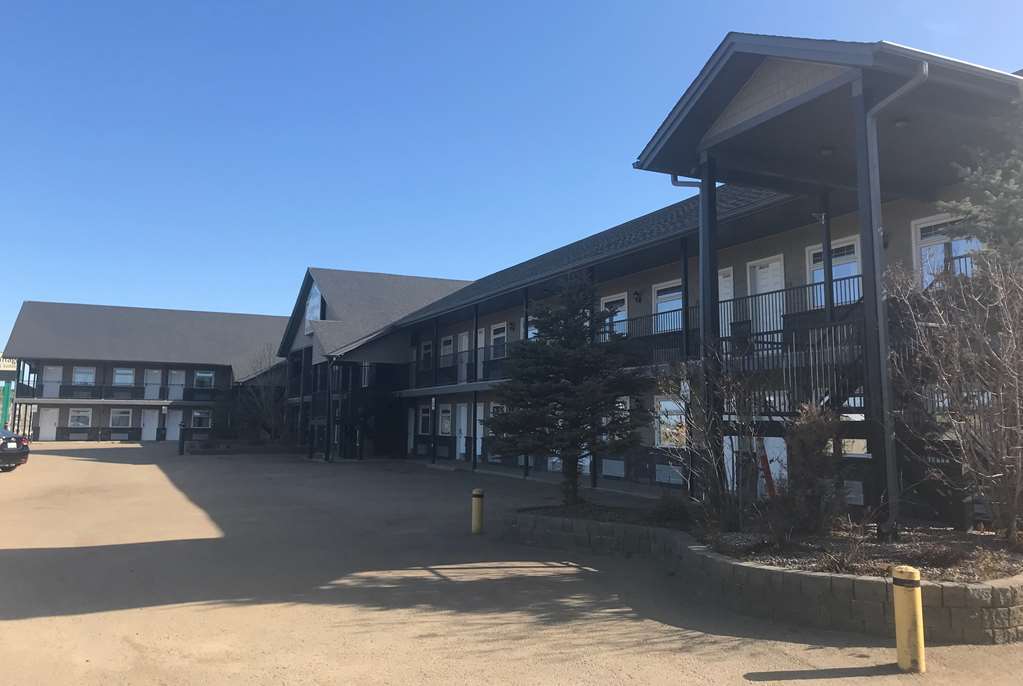 Super 8 By Wyndham Fort Mcmurray Eksteriør bilde