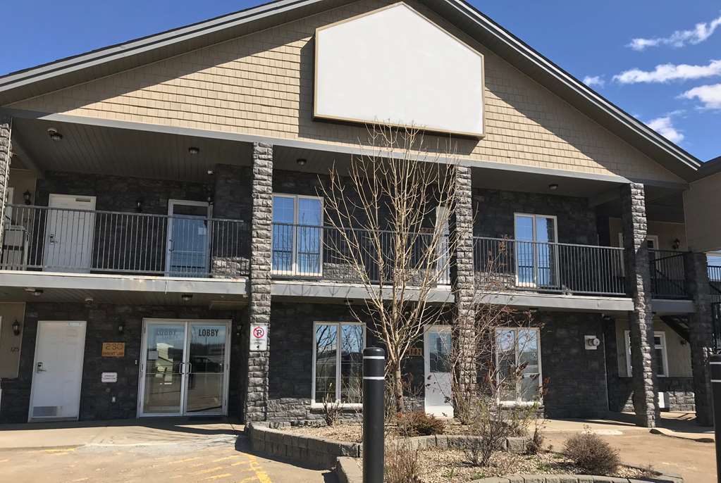 Super 8 By Wyndham Fort Mcmurray Eksteriør bilde