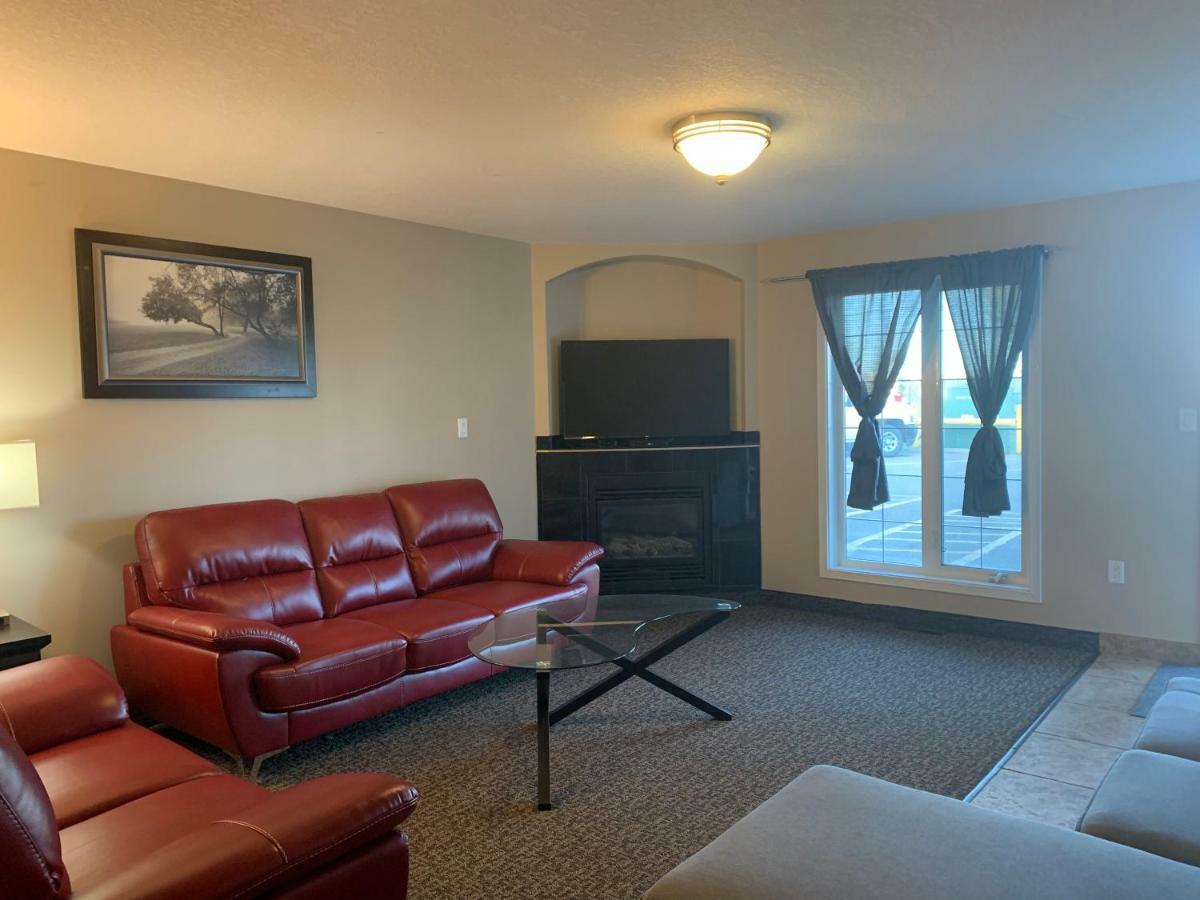 Super 8 By Wyndham Fort Mcmurray Eksteriør bilde
